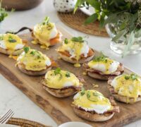 Egg benedikt og Eggg royal á ekta english muffin