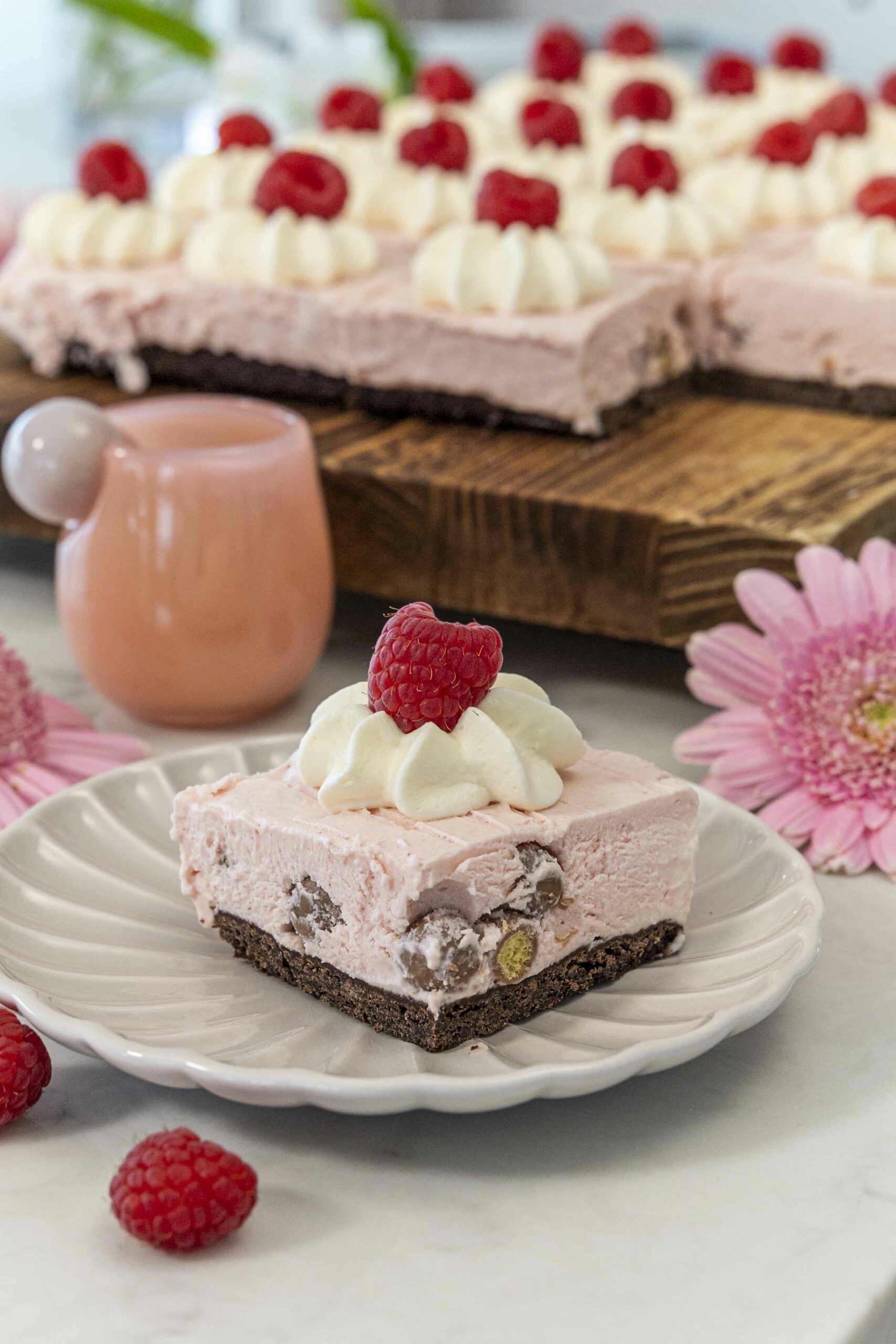 Hindberja ostakaka með brownie botni og Nóa kroppi