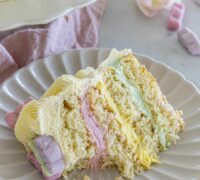Krúttleg trítla kaka með hvítsúkkulaði smjörkremi
