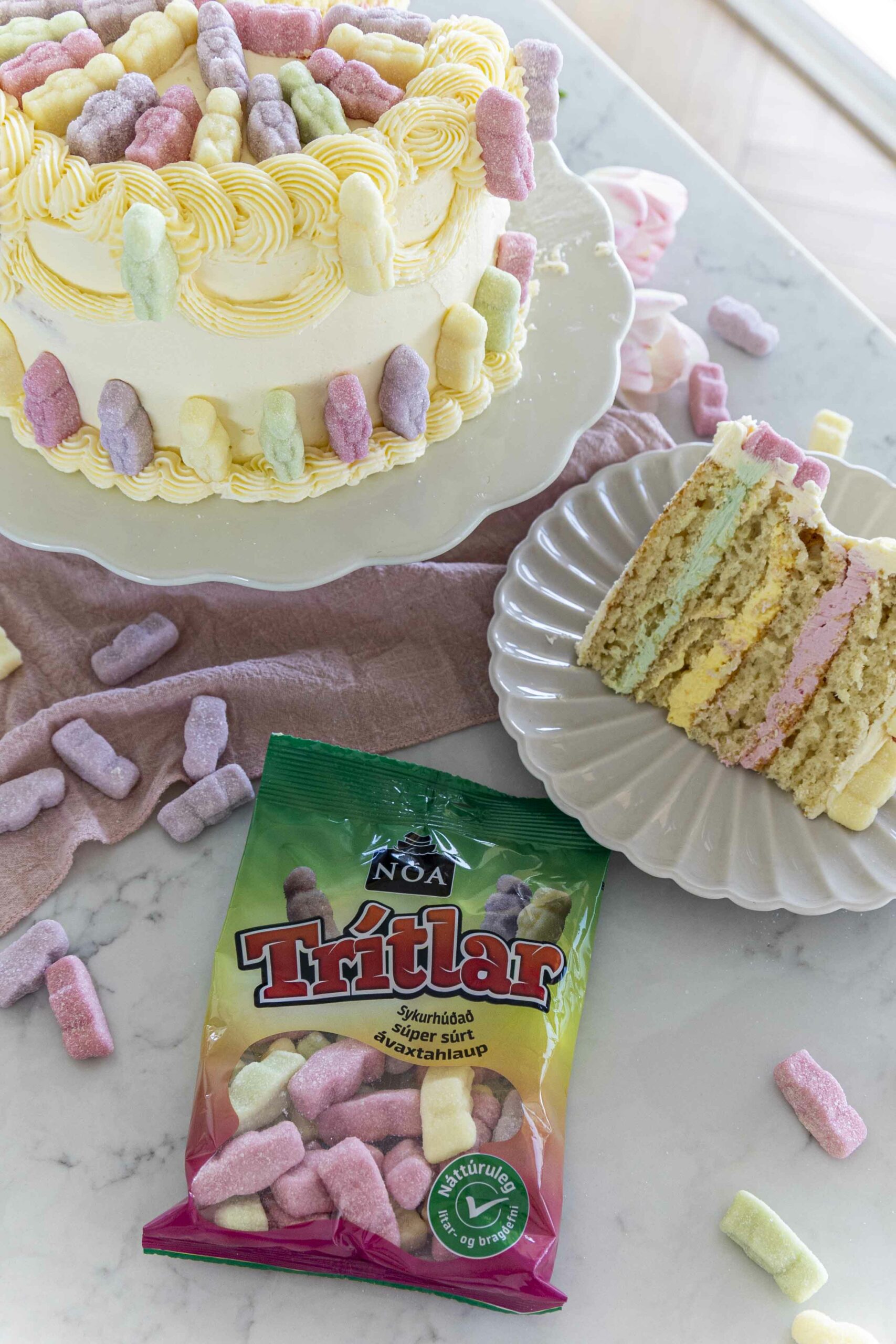 Krúttleg trítla kaka með hvítsúkkulaði smjörkremi