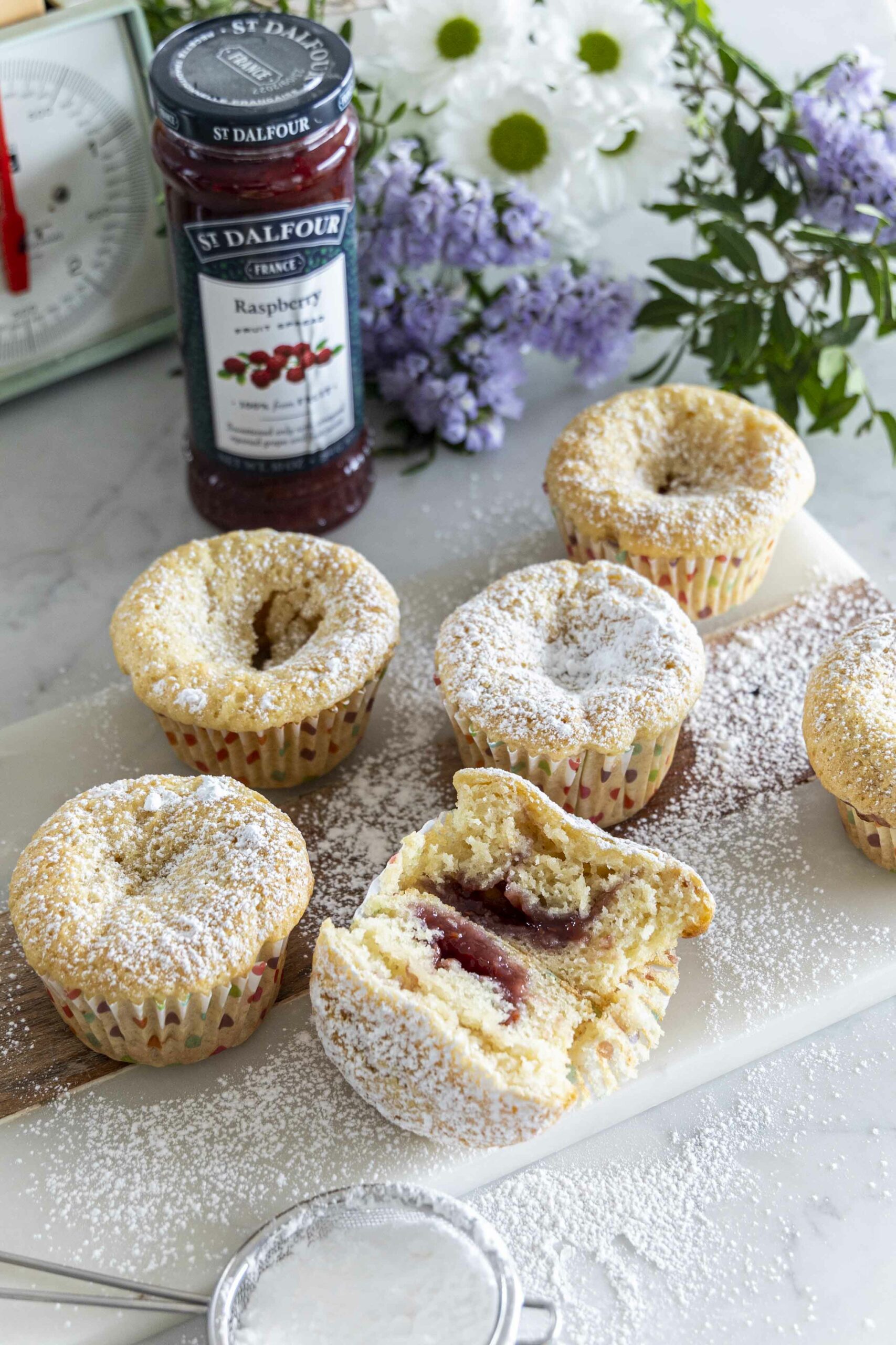 hindberjafylltar stórar muffins
