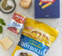 Kjötbollur og pasta