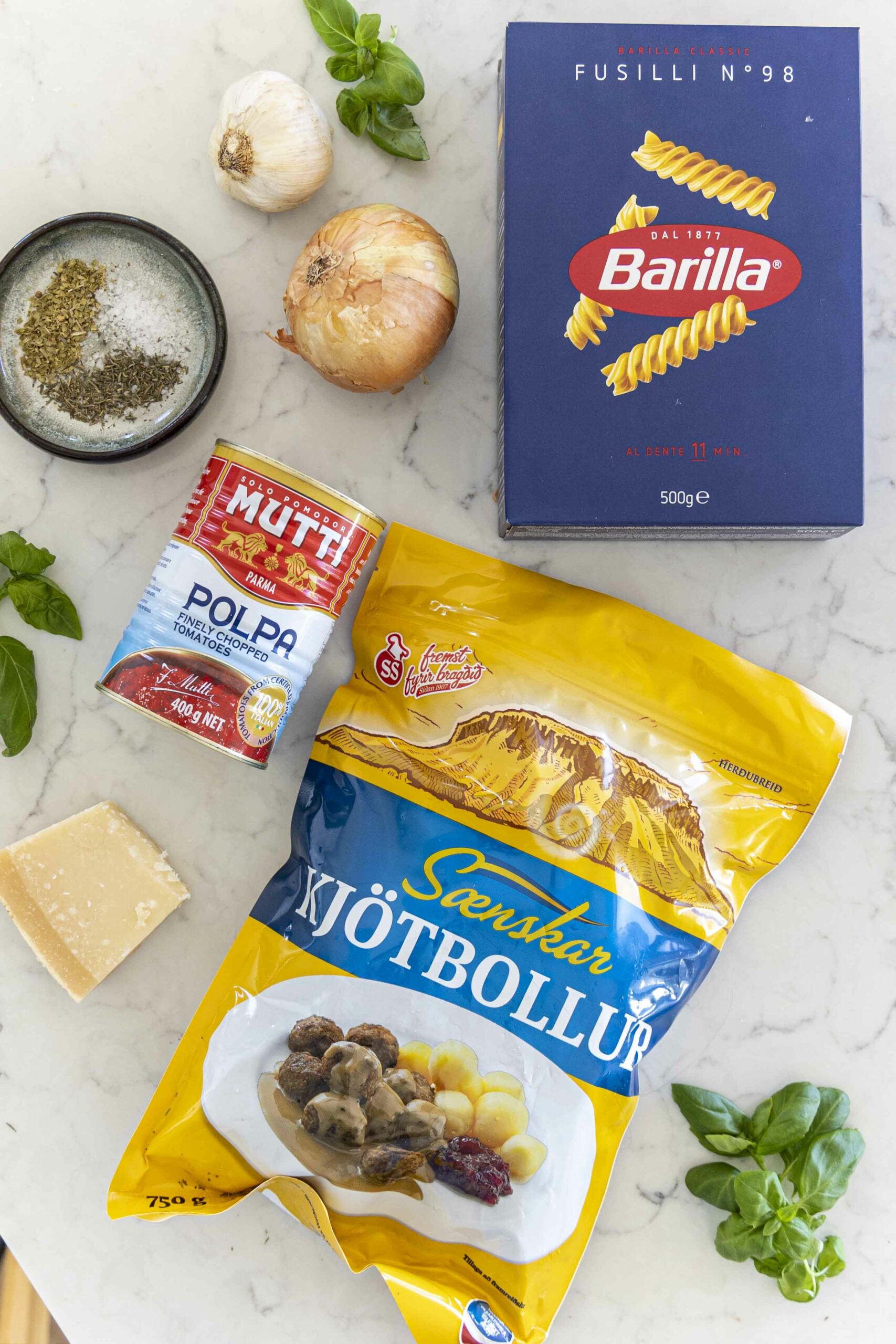 Kjötbollur og pasta