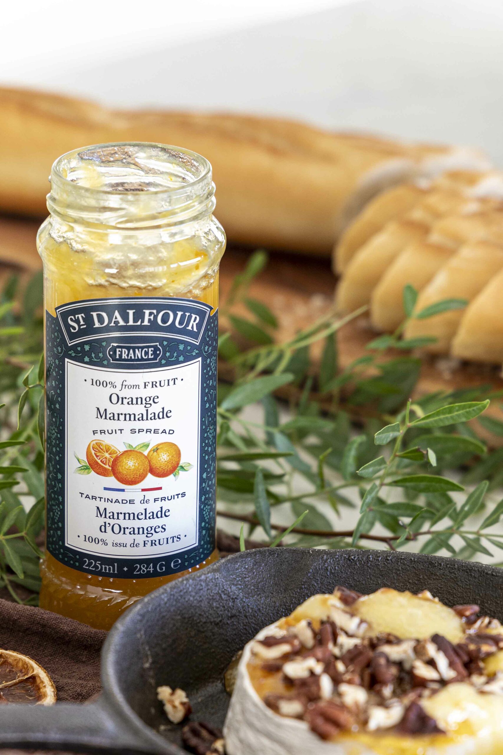 Bakaður camembert í marmelaði með stökkum pekan hnetum