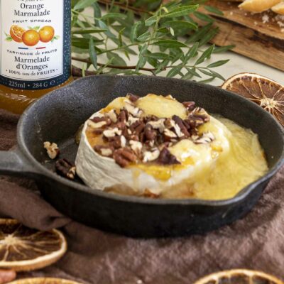 Bakaður camembert í marmelaði með stökkum pekan hnetum