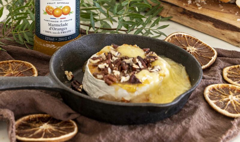 Bakaður camembert í marmelaði með stökkum pekan hnetum