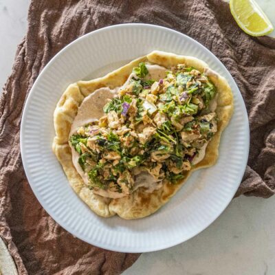 Djúsí kjúklingasalat í naan brauði