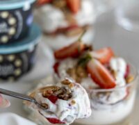 stracciatella jógúrt parfait