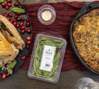 Kalkúnaveisla með öllu tilheyrandi stufffing/ kalkúna fyllingu, kalkúnasósu, sætkartöflumús, heimagerðu rauðkáli