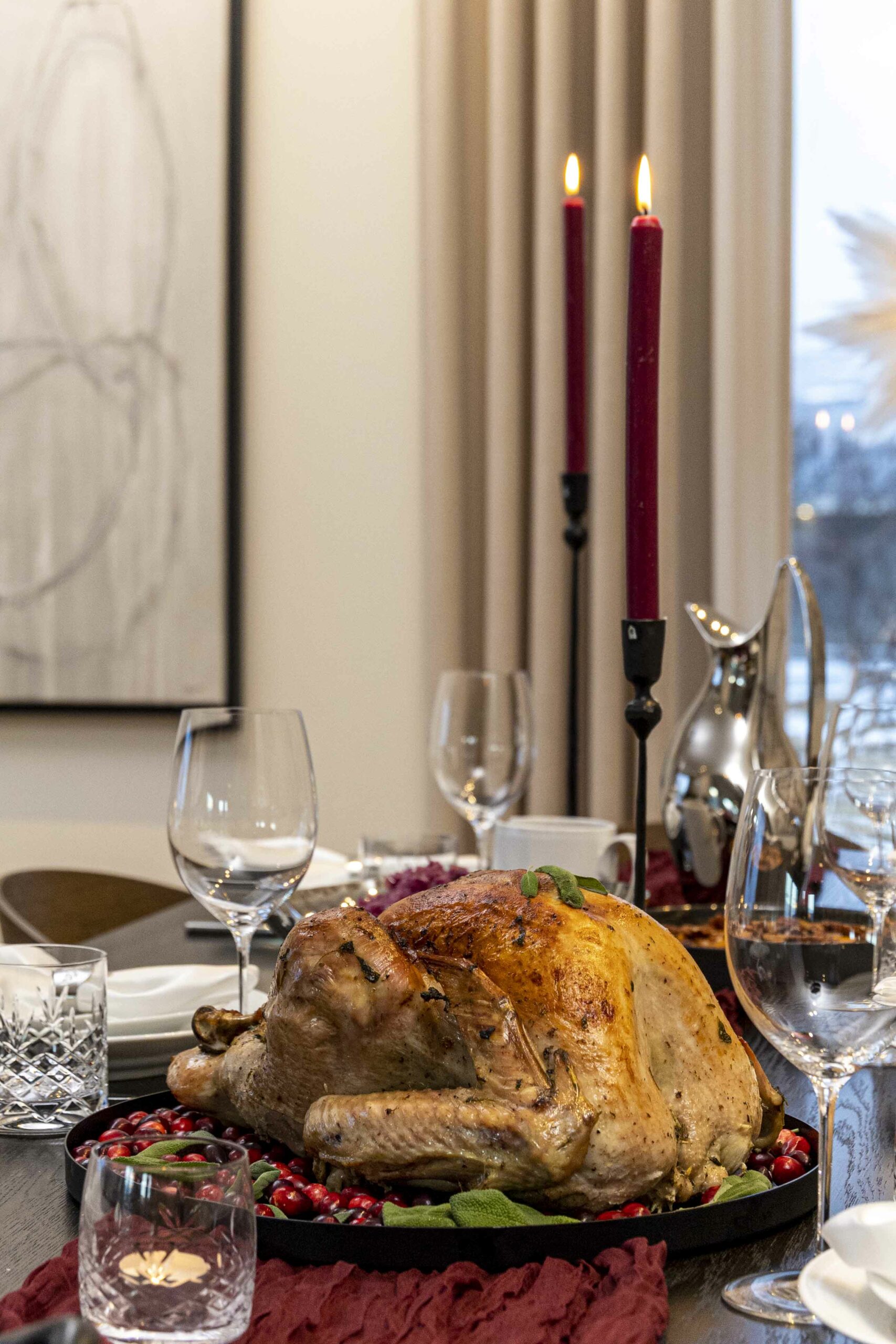 Kalkúnaveisla með öllu tilheyrandi stufffing/ kalkúna fyllingu, kalkúnasósu, sætkartöflumús, heimagerðu rauðkáli