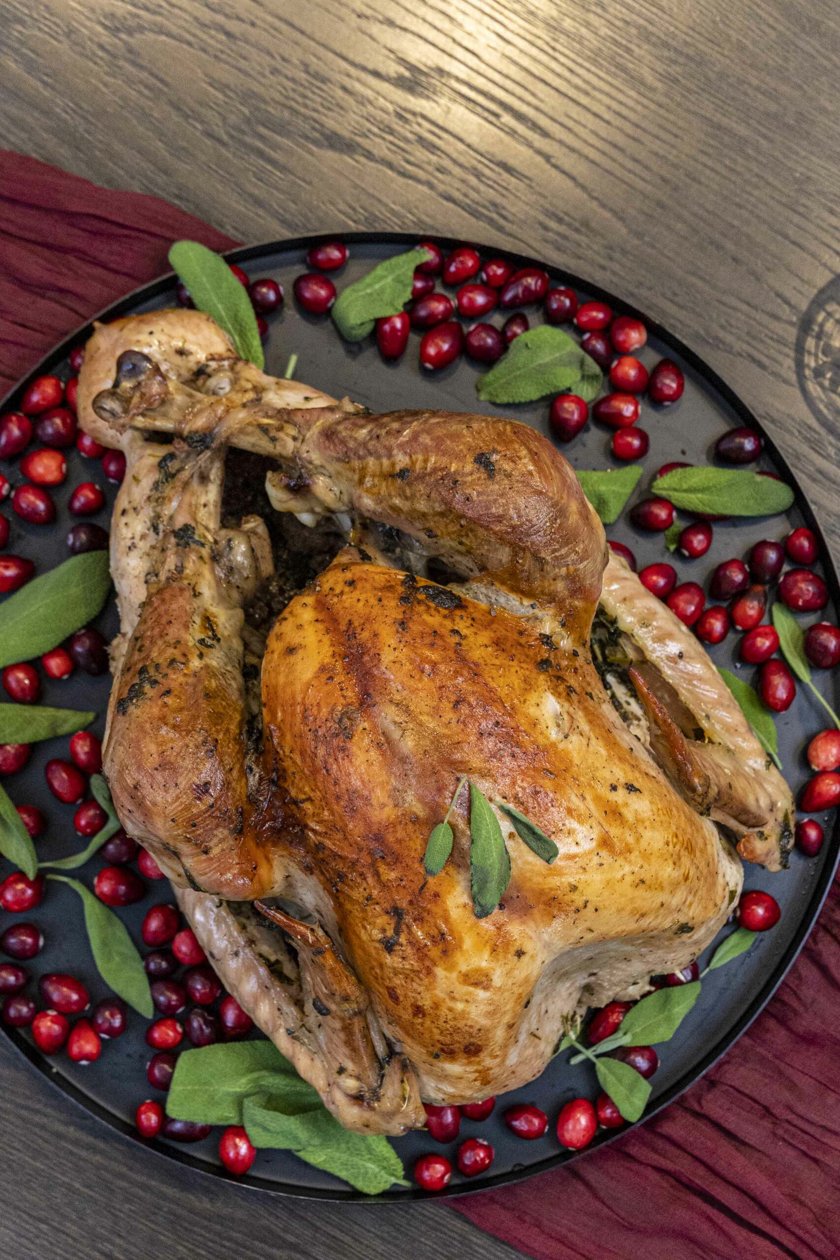 Kalkúnaveisla með öllu tilheyrandi stufffing/ kalkúna fyllingu, kalkúnasósu, sætkartöflumús, heimagerðu rauðkáli