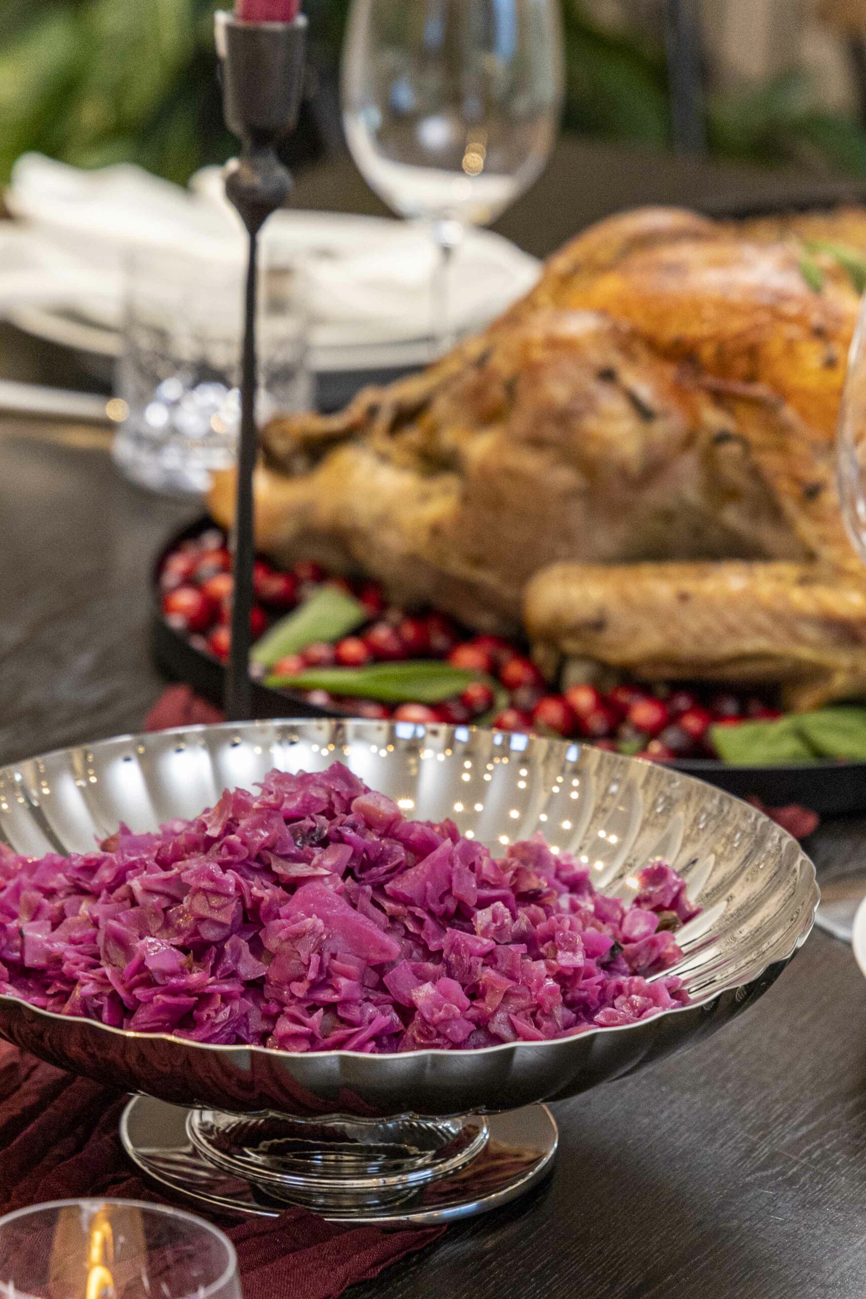 Kalkúnaveisla með öllu tilheyrandi stufffing/ kalkúna fyllingu, kalkúnasósu, sætkartöflumús, heimagerðu rauðkáli