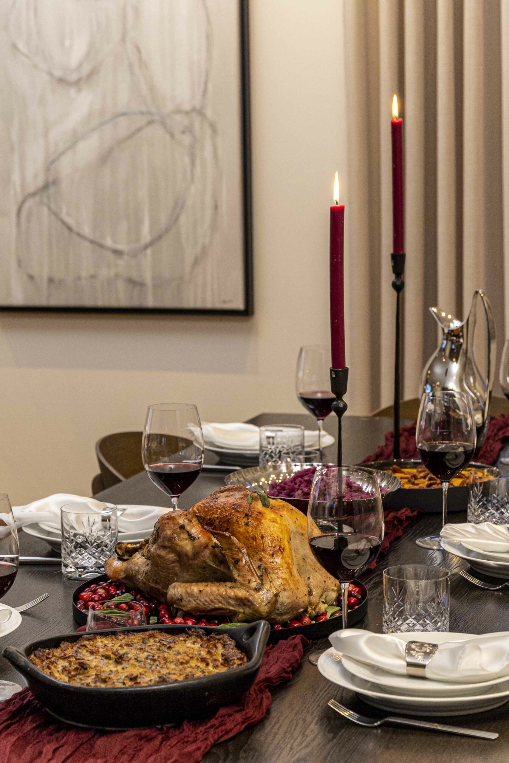 Kalkúnaveisla með öllu tilheyrandi stufffing/ kalkúna fyllingu, kalkúnasósu, sætkartöflumús, heimagerðu rauðkáli