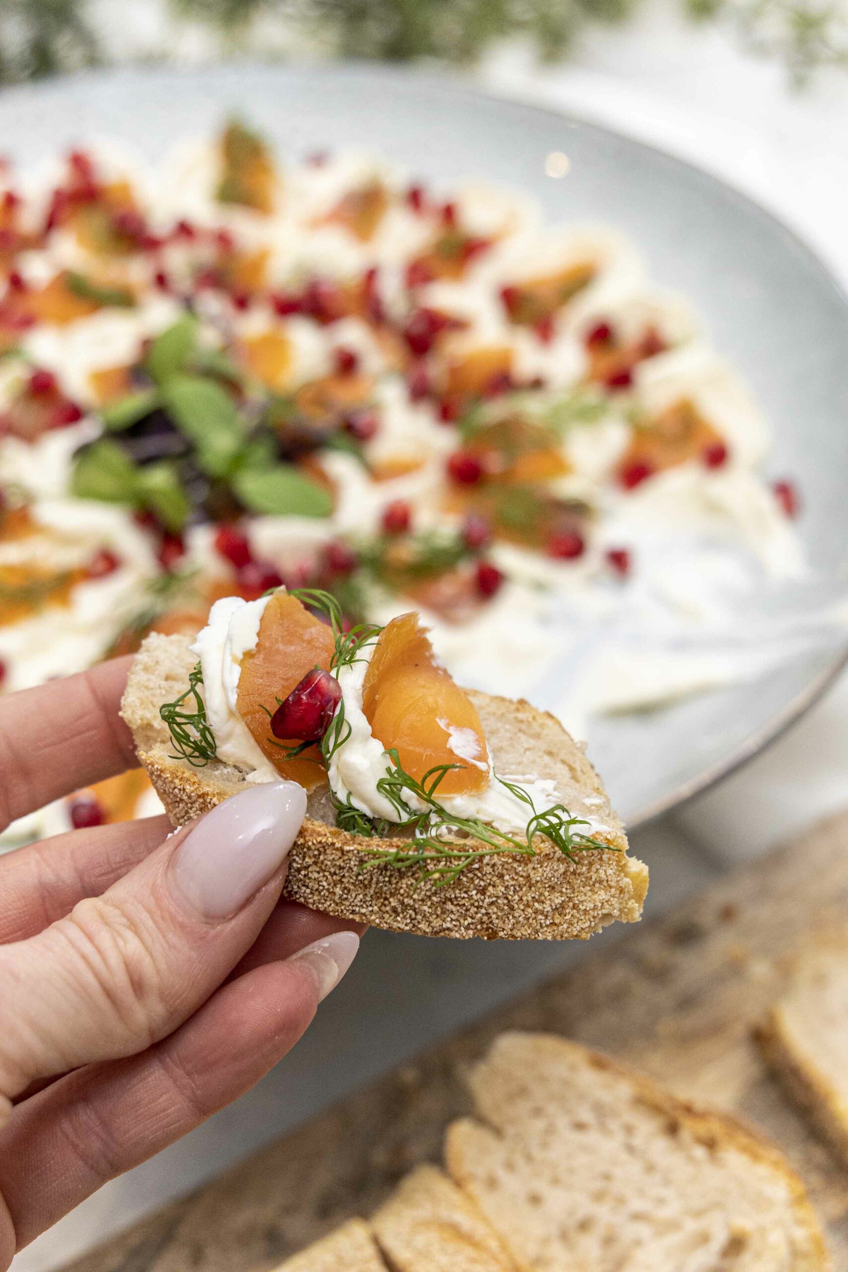 Forréttur reyktur lax með rjómaosti og dilli