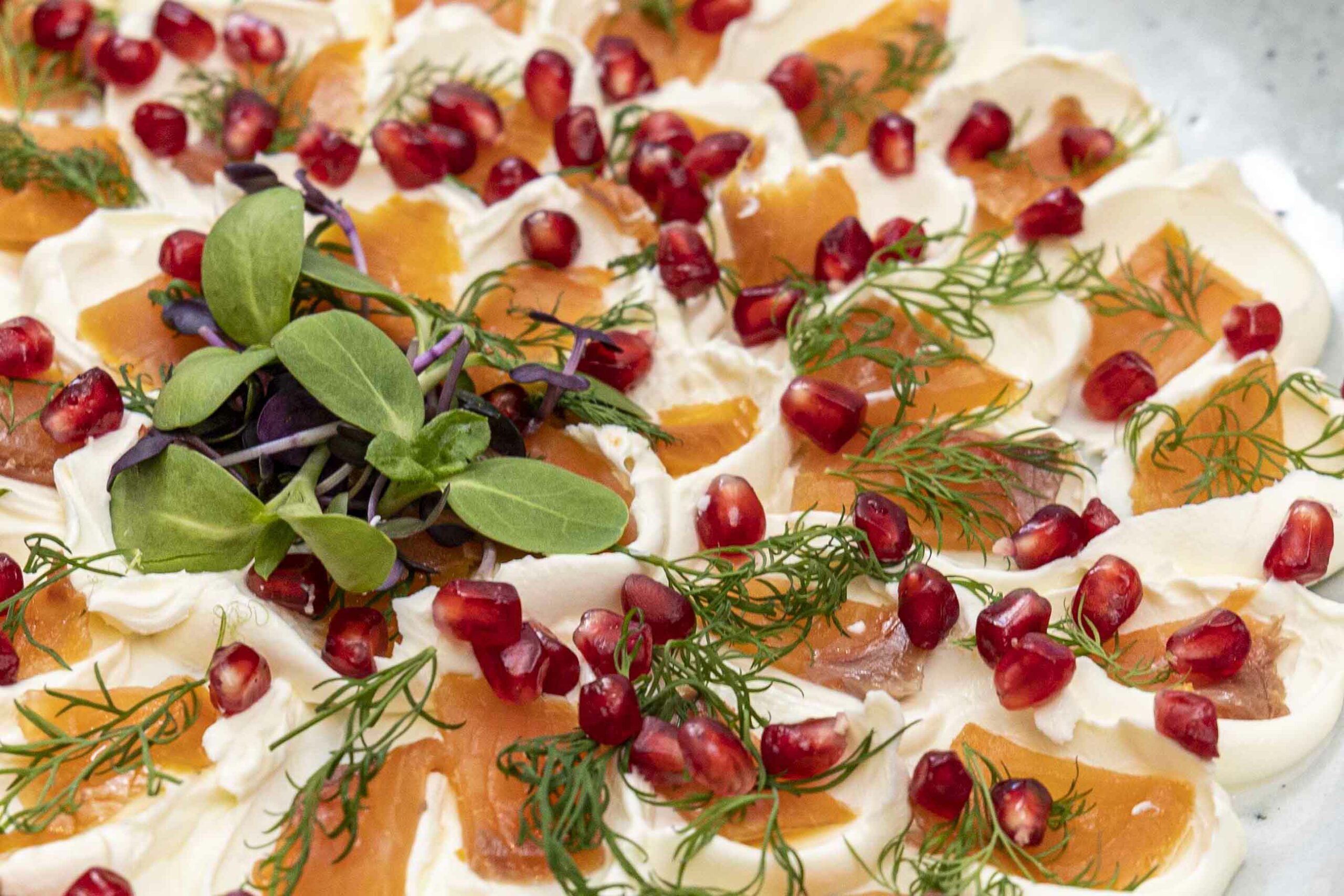 Forréttur reyktur lax með rjómaosti og dilli