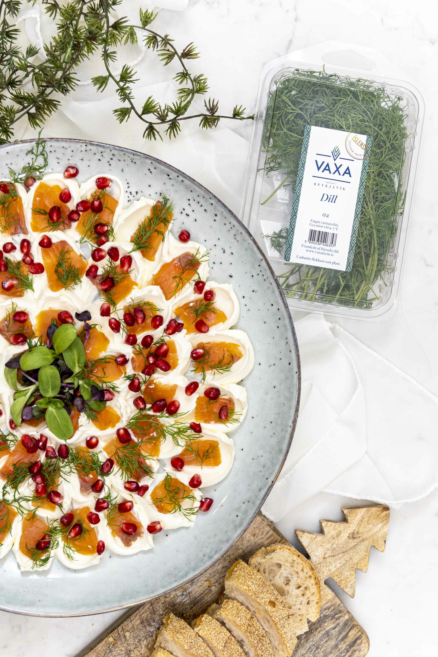 Forréttur reyktur lax með rjómaosti og dilli