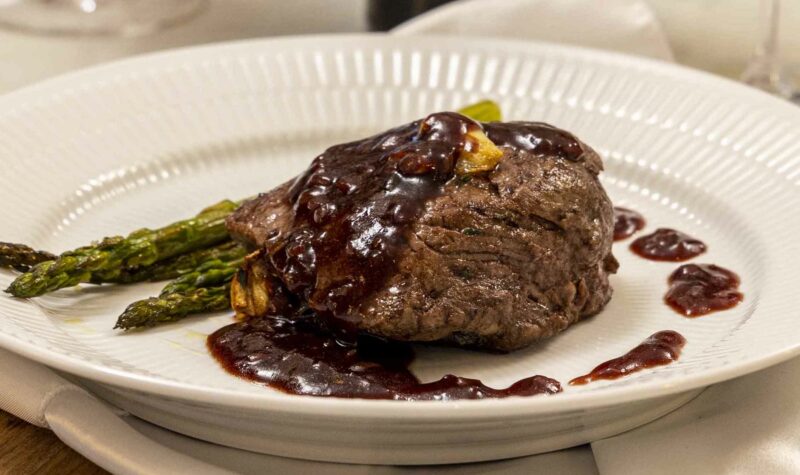 Rauðvínssósa sem fullkomnar nautasteikina