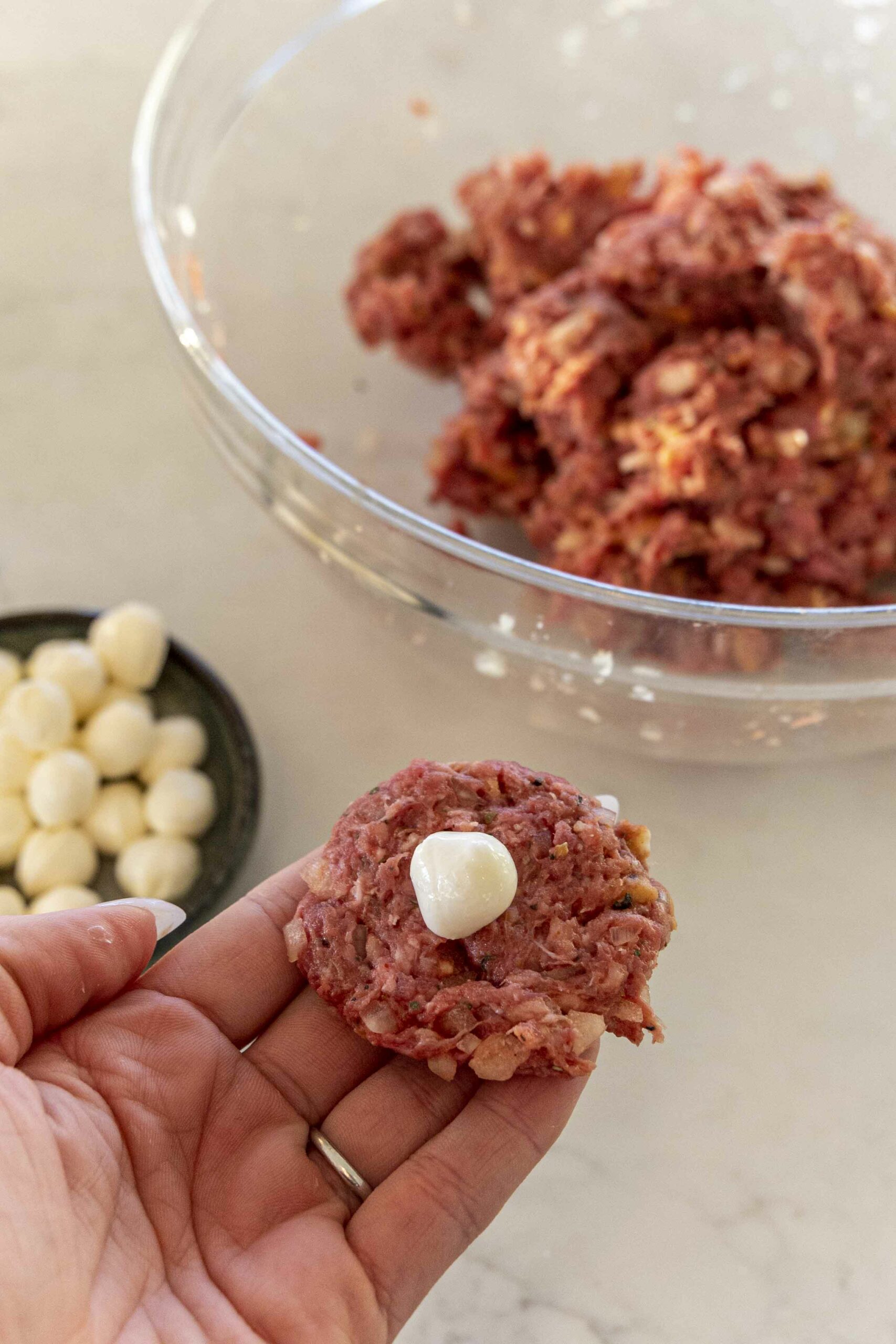 Mozzarella fylltar kjötbollur