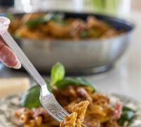 Hollt og próteinríkt kjúklingapasta í pestó