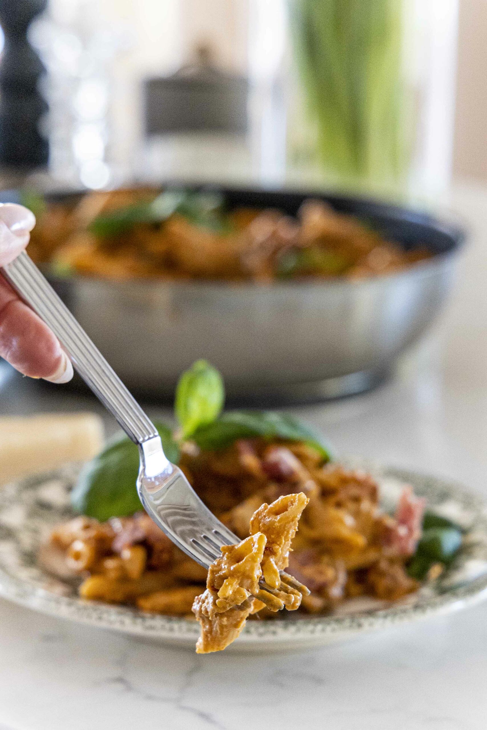 Hollt og próteinríkt kjúklingapasta í pestó"rjóma"sósu