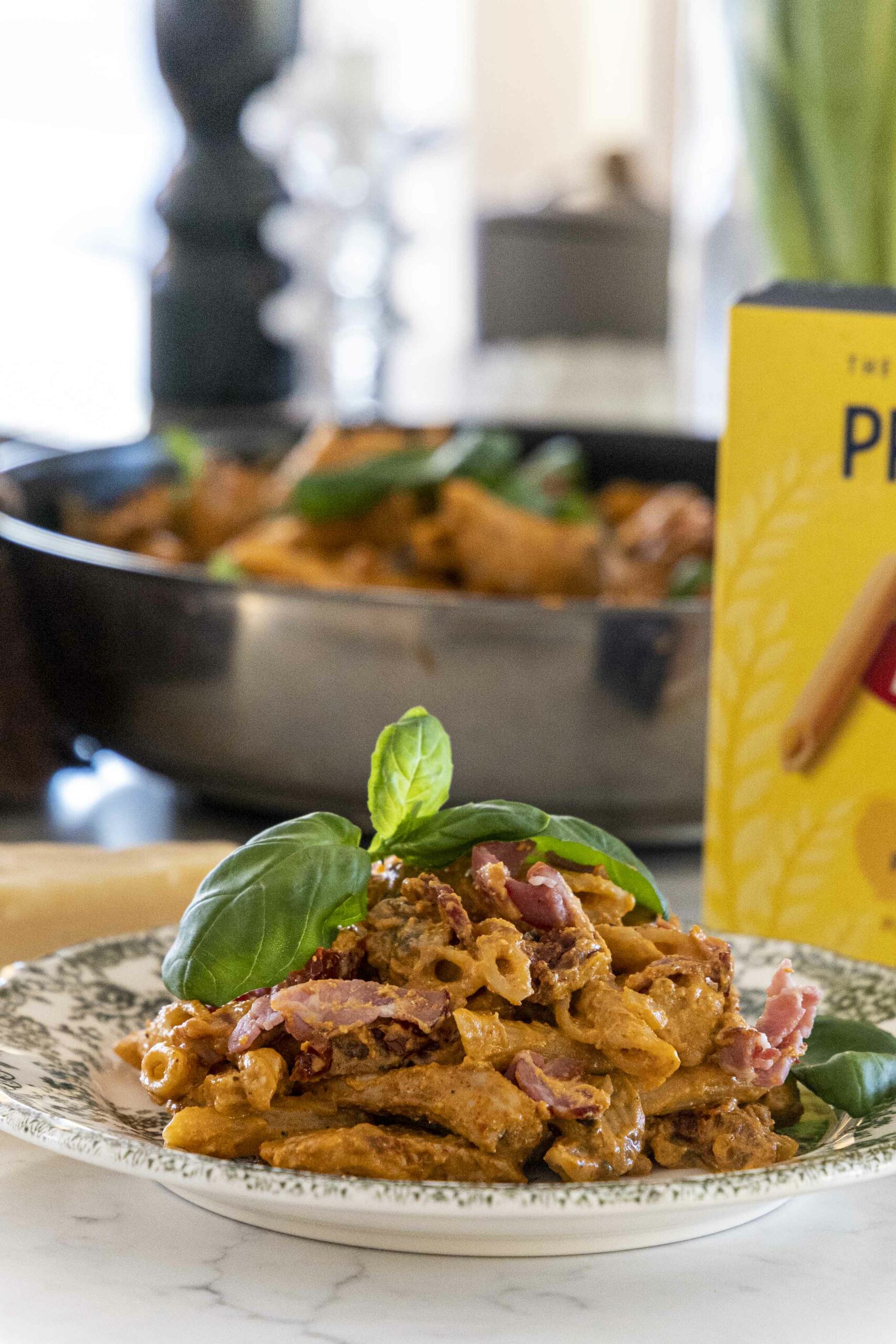 Hollt og próteinríkt kjúklingapasta í pestó"rjóma"sósu