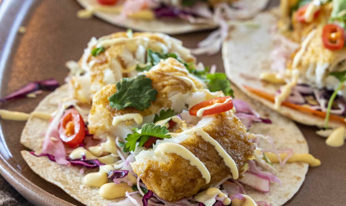 Fiski taco með fersku hrásalti og mangó sýrðum rjóma