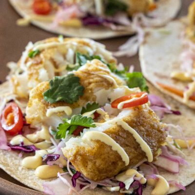 Fiski taco með fersku hrásalti og mangó sýrðum rjóma