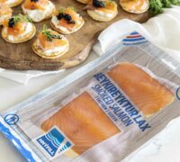 Blinis snittur með reyktum laxi og kavías