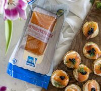 Blinis snittur með reyktum laxi og kavías