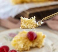 Vanillukaka með ostakökutoppi