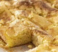 Vanillukaka með ostakökutoppi