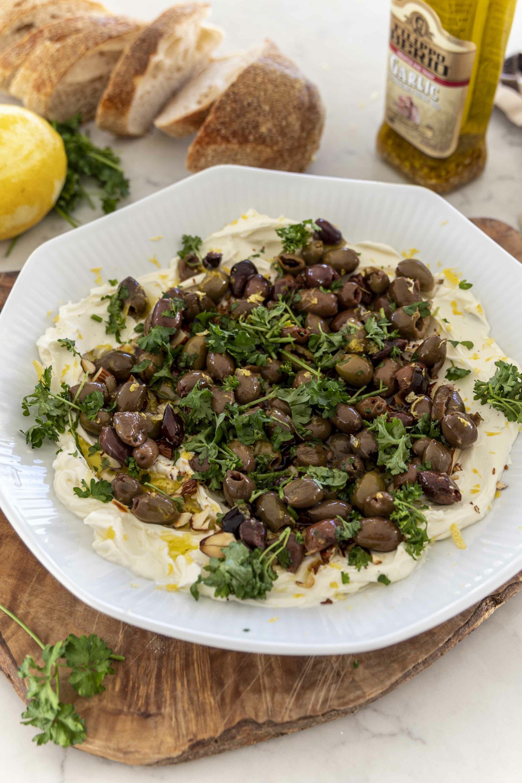 Ómótstæðileg rjómaosta og ólífu ídýfa