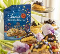 nammibollur - vatnsdeigsbollur með súkkulaðirjóma, eitt sett kurli, súkkilaðiperlum og mjúkum súkkulaðitoppi