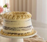 súkkulaðikaka með karamellu smjörkremi