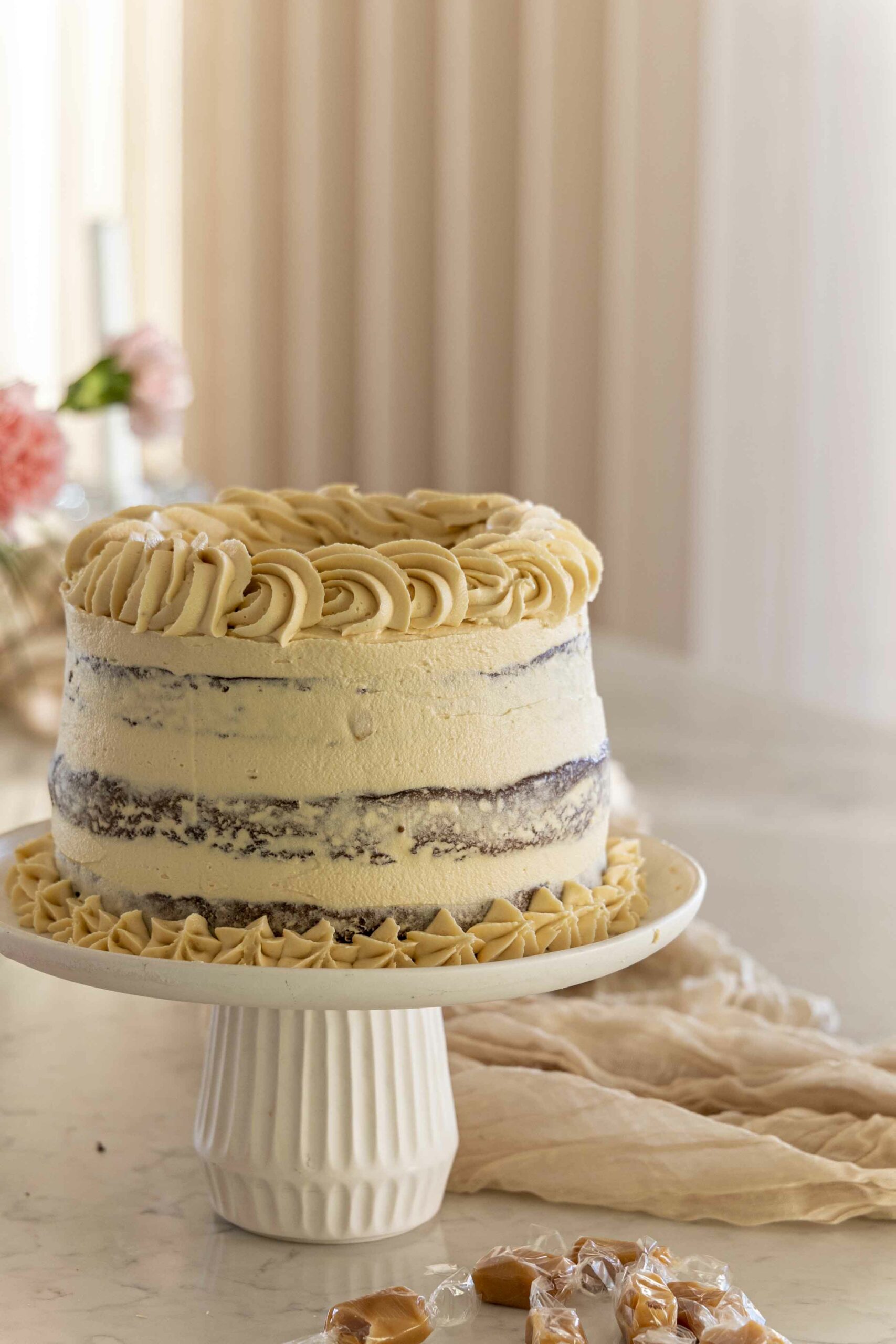 súkkulaðikaka með karamellu smjörkremi