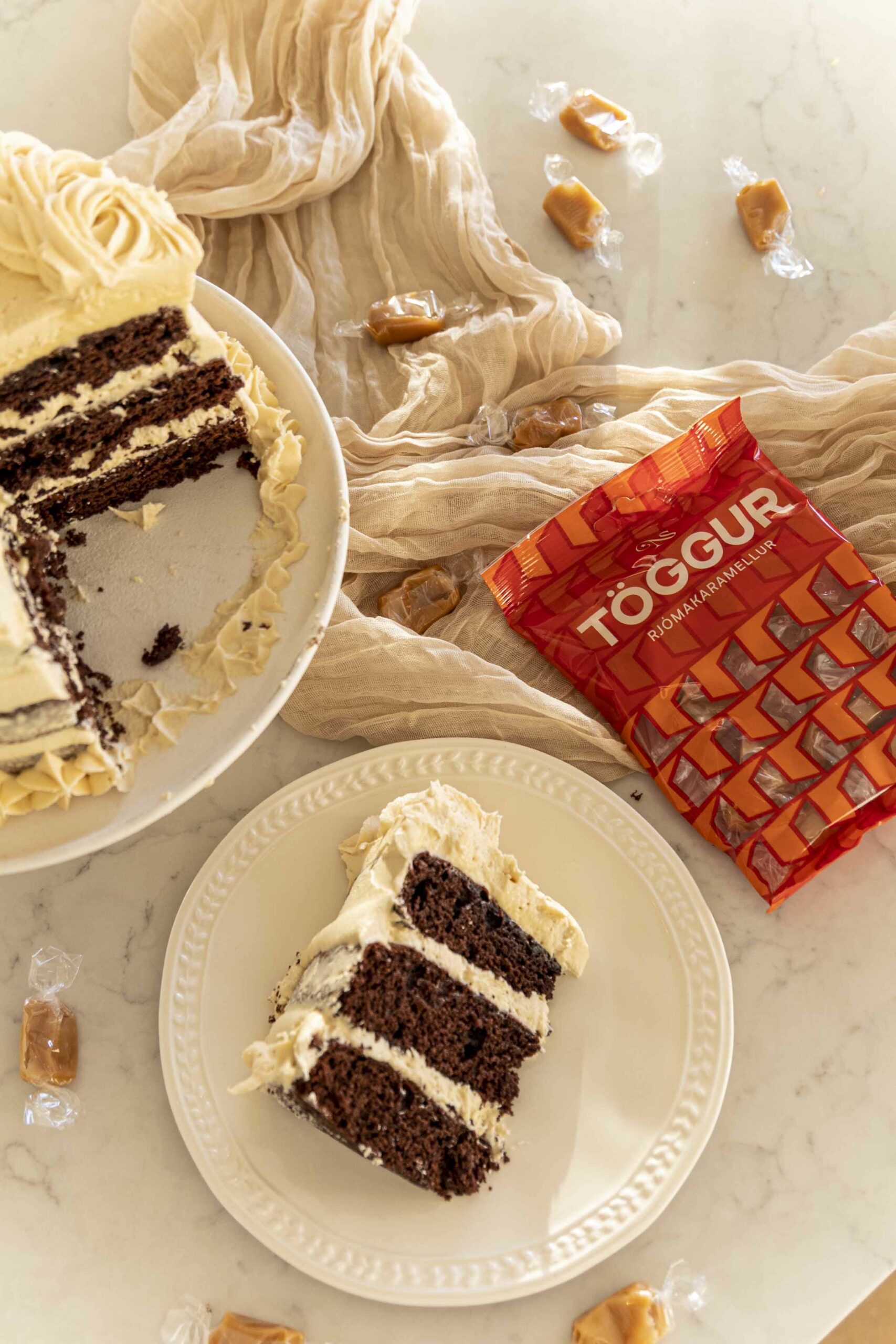 súkkulaðikaka með karamellu smjörkremi