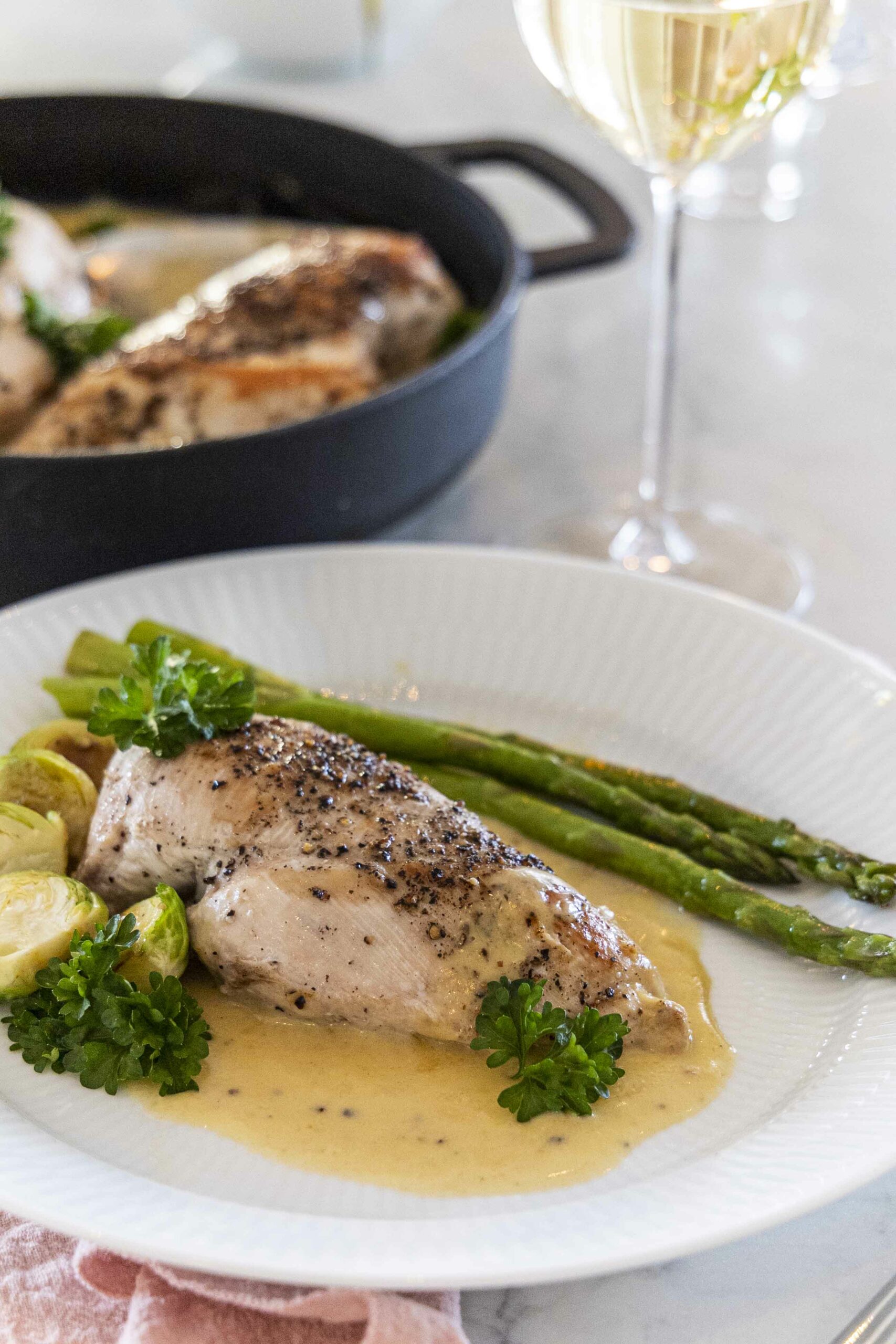 Kjúklingabringur í hvítvínsrjómasósu eins og í alvöru frönsku bistrói