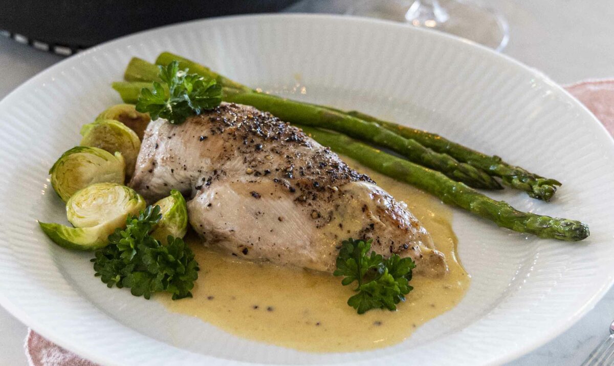 Kjúklingabringur í hvítvínsrjómasósu eins og í alvöru frönsku bistrói