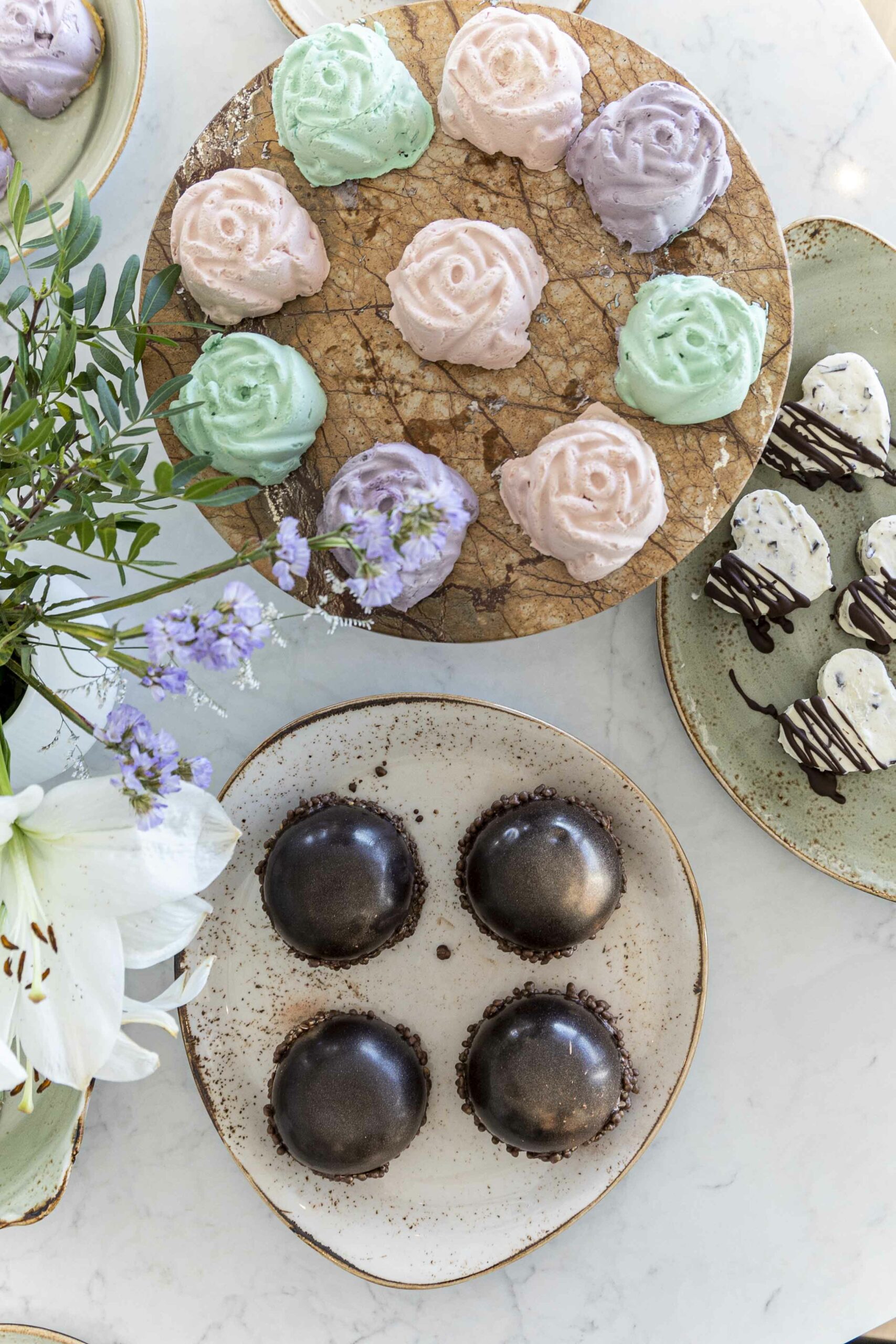 Einfaldar rósa bollakökur, mini ostakökur og súukkulaðibombur