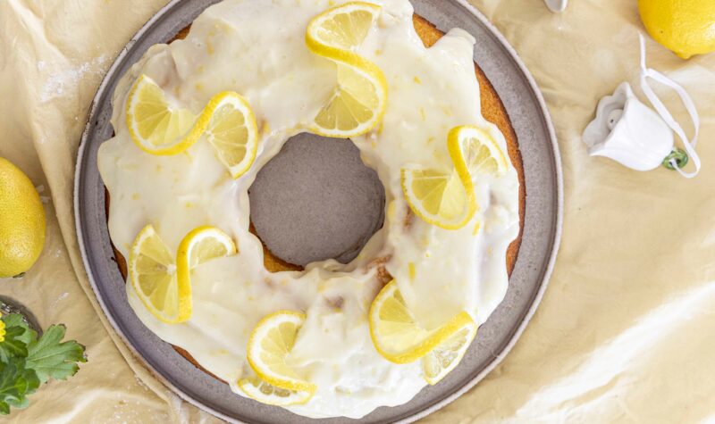 Sítrónukaka með ljúffengu rjómaostakremi