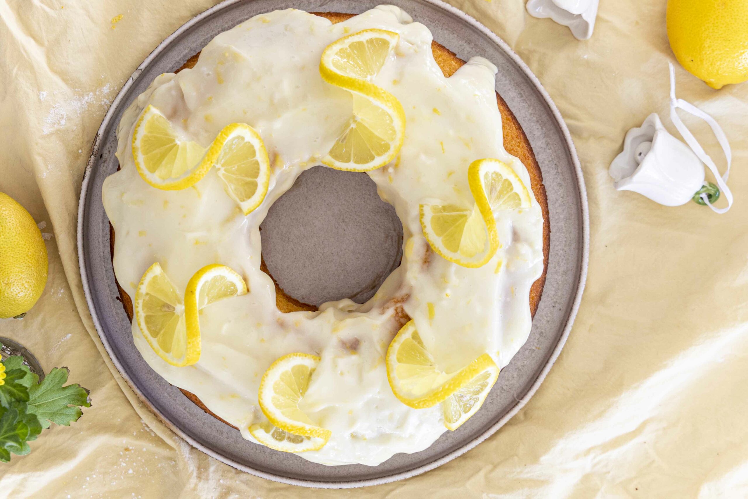 Sítrónukaka með ljúffengu rjómaostakremi