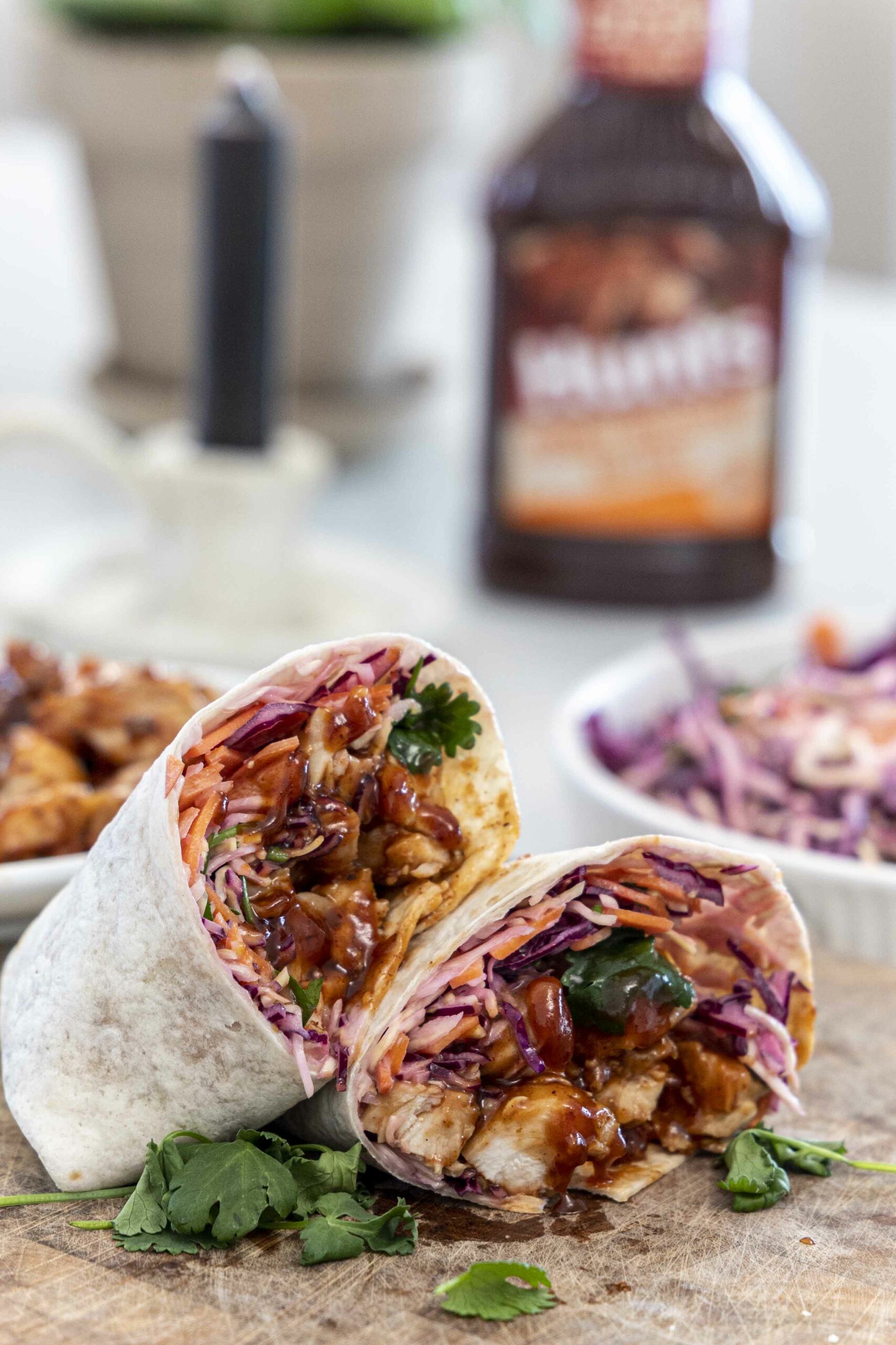 BBQ kjúklingavefjur með fersku hrásalati