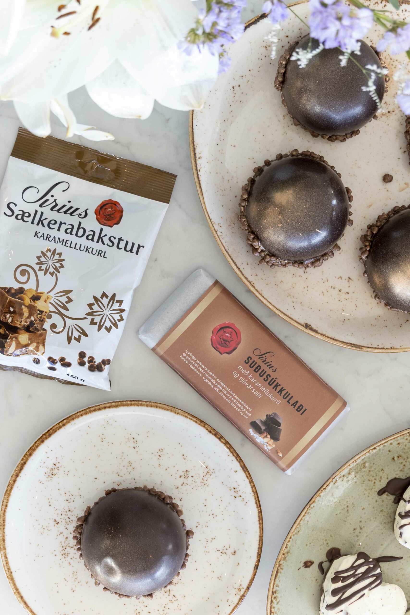 Ómótstæðileg súkkulaðibomba með karamellusúkkulaðimús