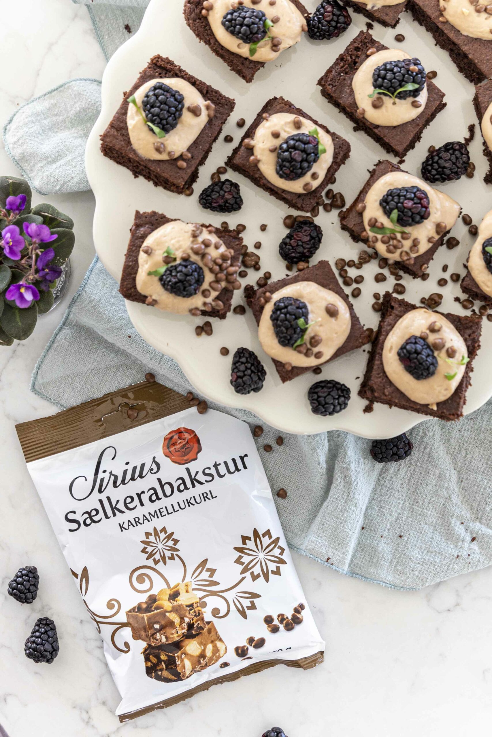 Karamellukurls veislubitar með ostakökutoppi 