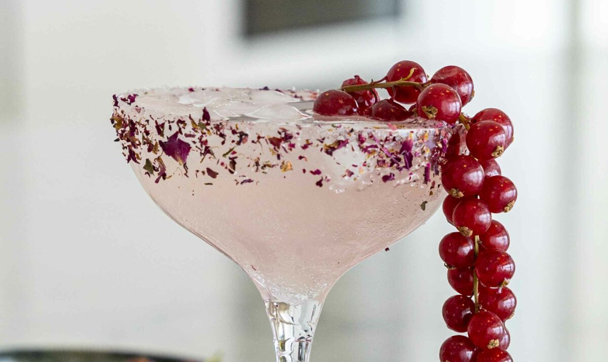 bleikur rósa margarita kokteill