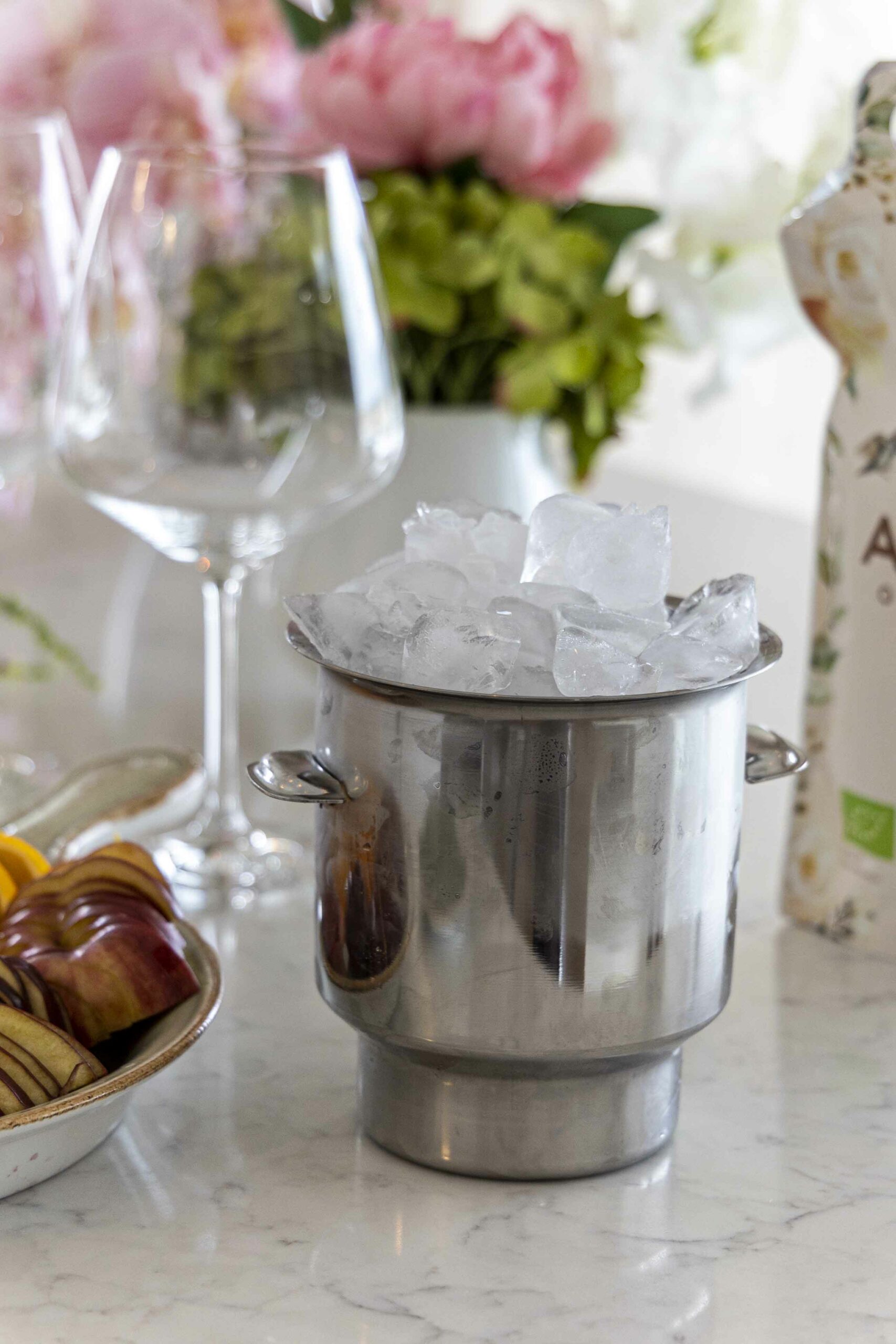 Hugmyndir fyrir stelpukvöldið – kokteilar, ostabakki og einfalt veisluborð