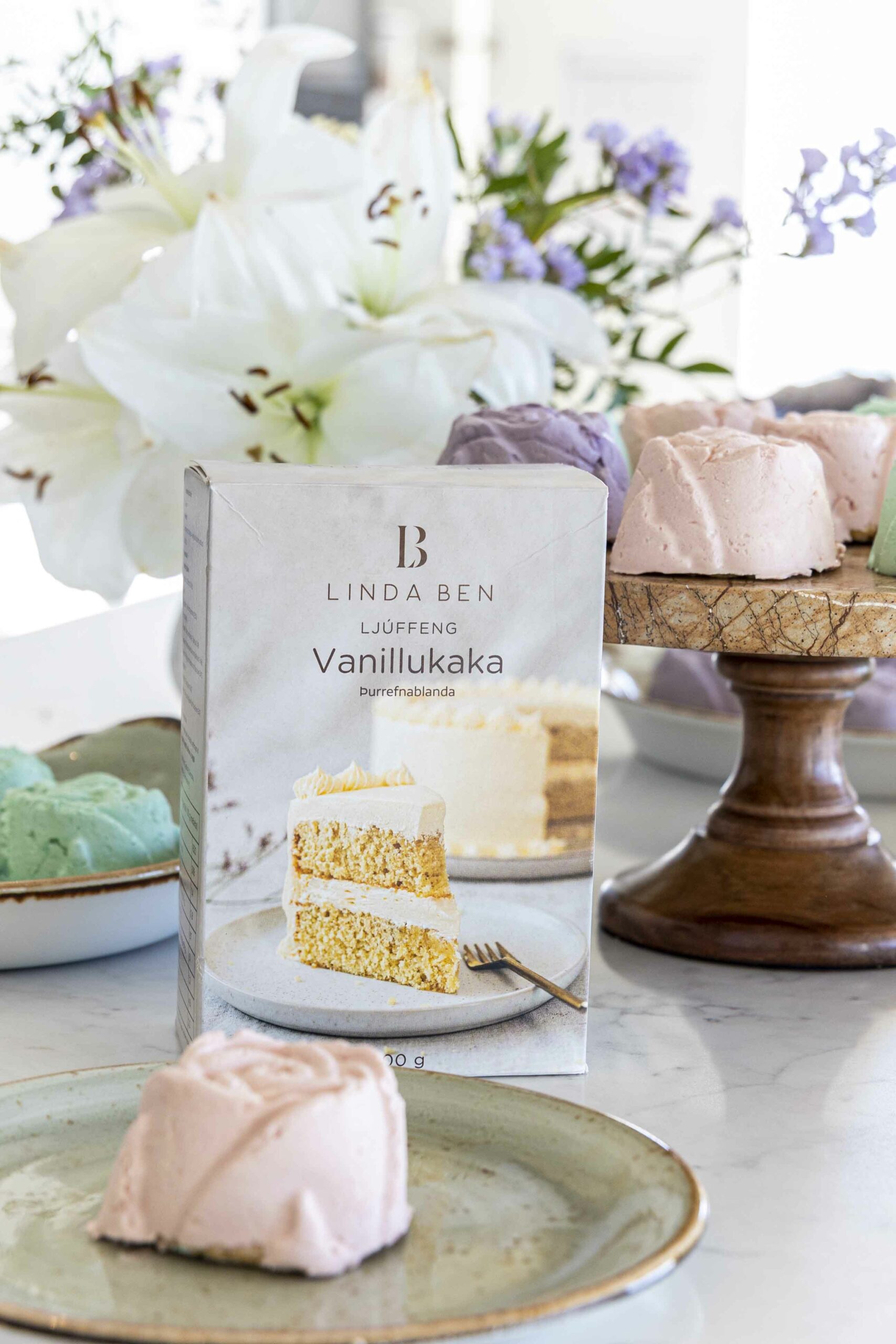 Einfaldar rósa bollakökur, mini ostakökur og súukkulaðibombur