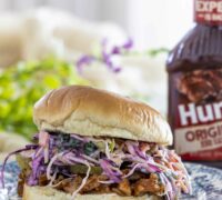 djúsí bbq kjúklingaborgari með fersku hrásalti