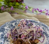 djúsí bbq kjúklingaborgari með fersku hrásalti