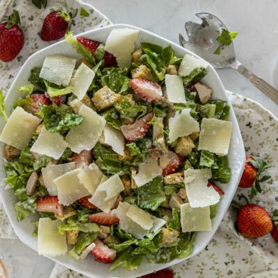Ceaser salat með jarðaberjum